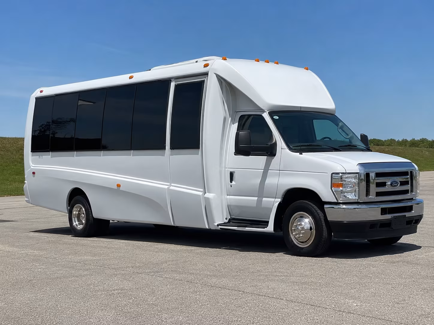 cedar park prom groups love party buses before dinner at the domain